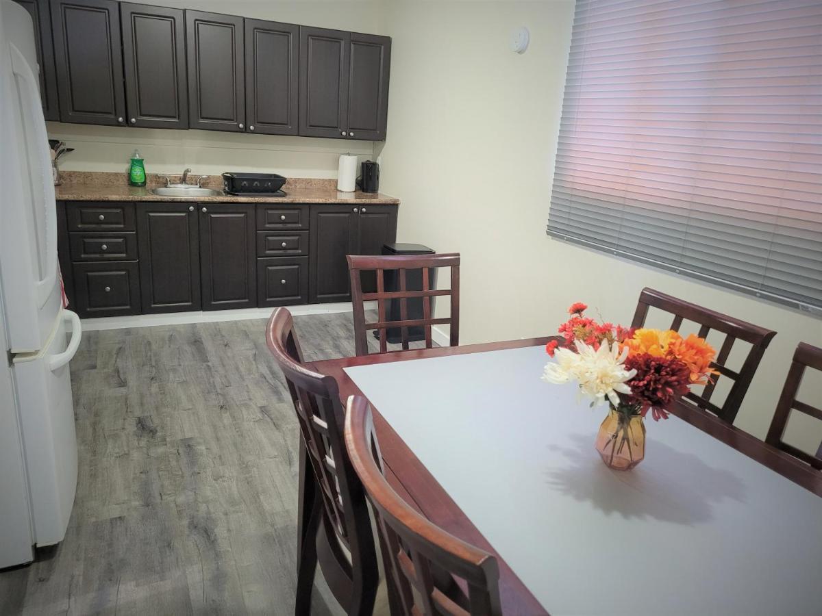 Cozy 4 Bedroom Townhouse - Peaceful Feel Of Home وينيبج المظهر الخارجي الصورة